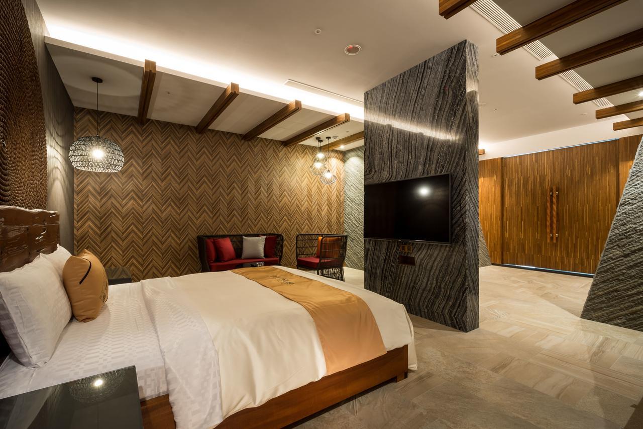 Icolour Villa Motel Тайчжун Экстерьер фото